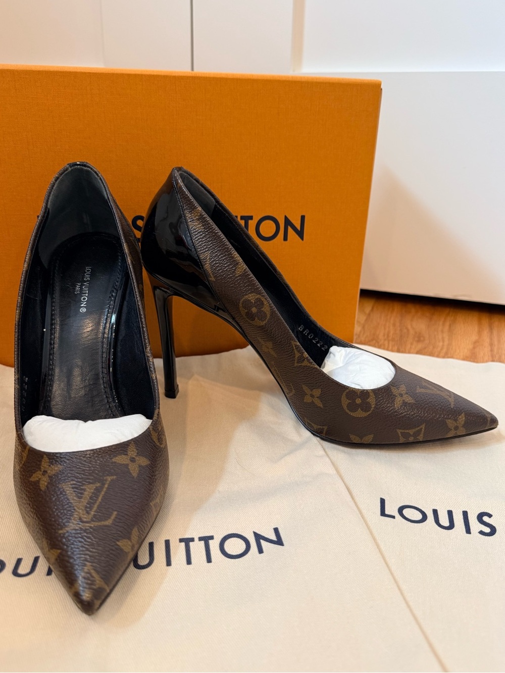 Louis Vuitton Cherie Monogram Brown Pointed Toe Stiletto Pumps - Picture 2 of 16